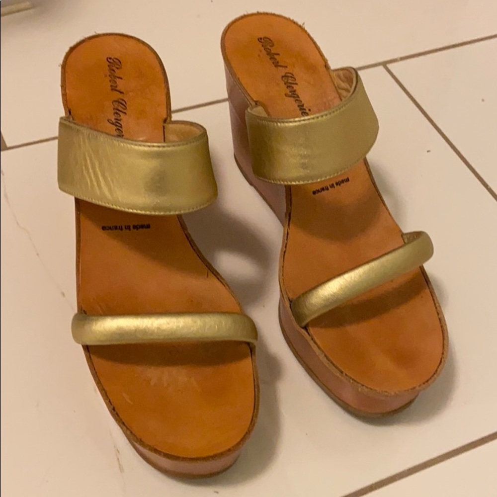 Robert Clergerie gold wedges